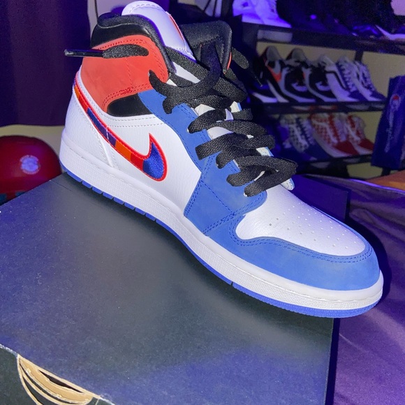 Jordan 1 Mid Multicolor - Picture 1 of 3